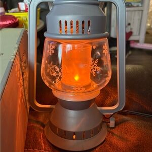 Gray Snowflake Lantern